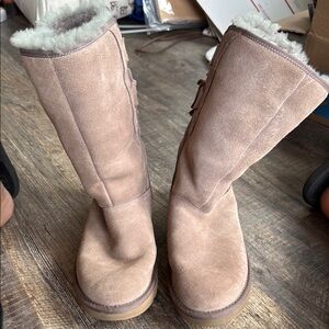 UGG Tan Cream Winter Boots Suede Comfort